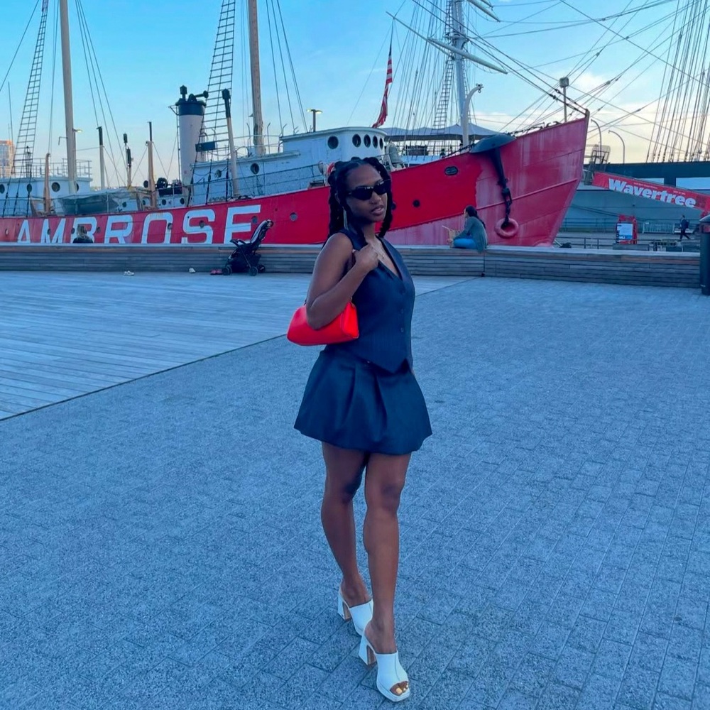 Meet your Posher, Tiffany